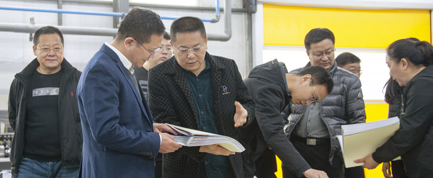 侯景濱走訪印刷、影像市場